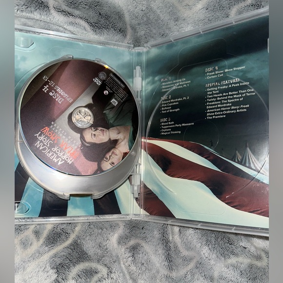 AHS Season 4 Complete Season - Picture 5 of 5